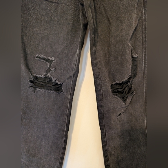 Jeans - Picture 3 of 4